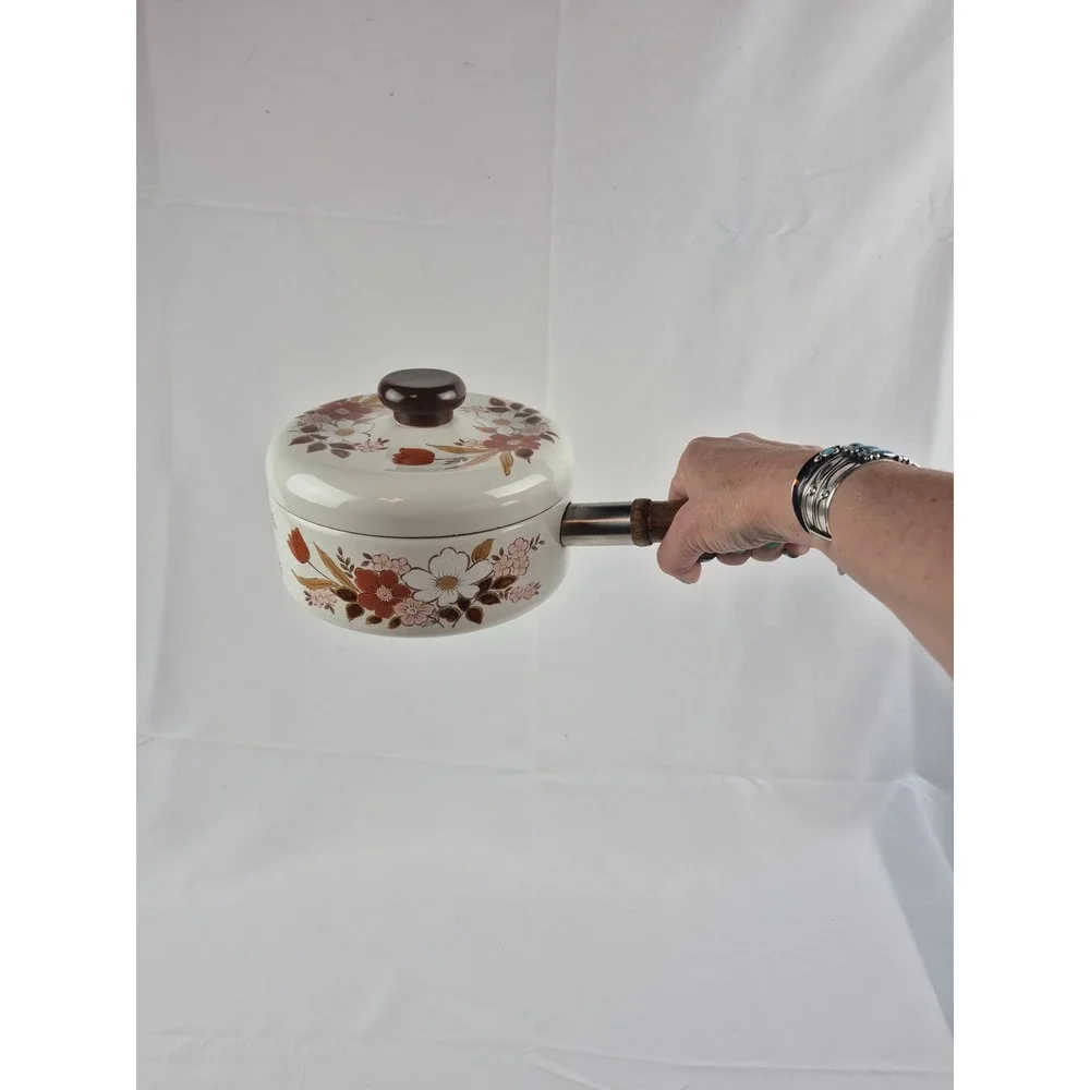 Kingsbury‎ Dogwood Collection Enamel Saucepan with Lid Vintage Japan Wood Handle
